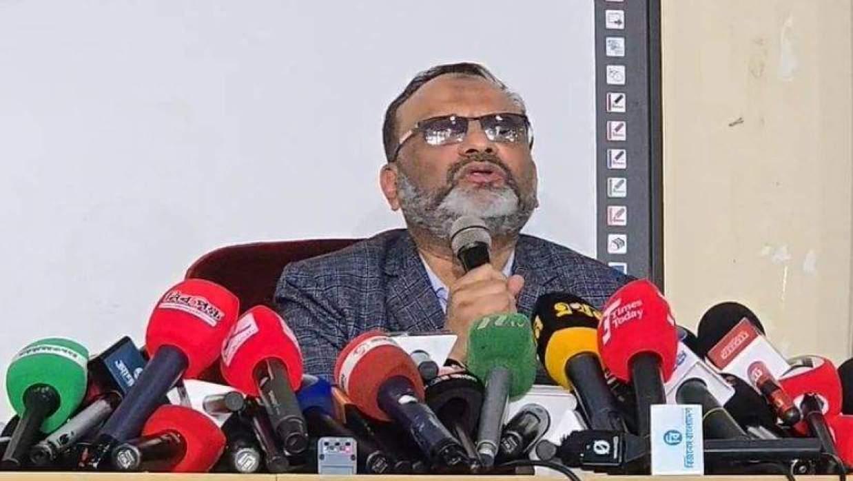 নির্বাচিত সরকার চাইলে আরও কিছুদিন দায়িত্ব পালন করবো: ঢাবি ভিসি